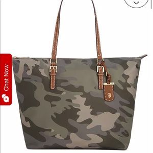 Tommy Hilfiger Camo purse